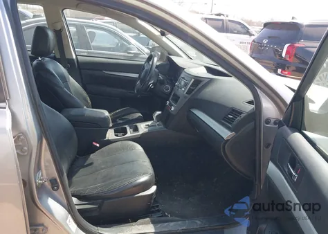 2010 Subaru Outback 2.5I z USA, uszkodzony, nr VIN 4S4BRCACXA3376001